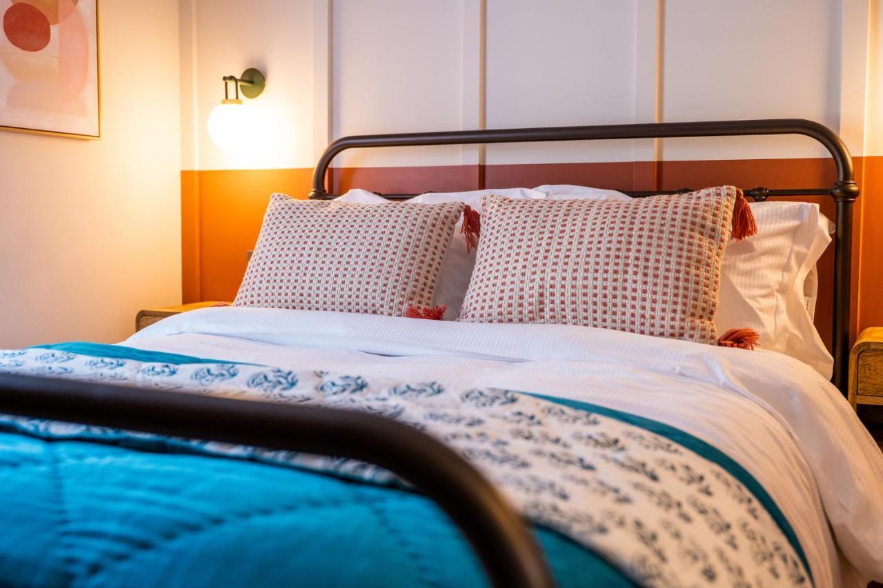 The Sheep And Penguin Hotel *