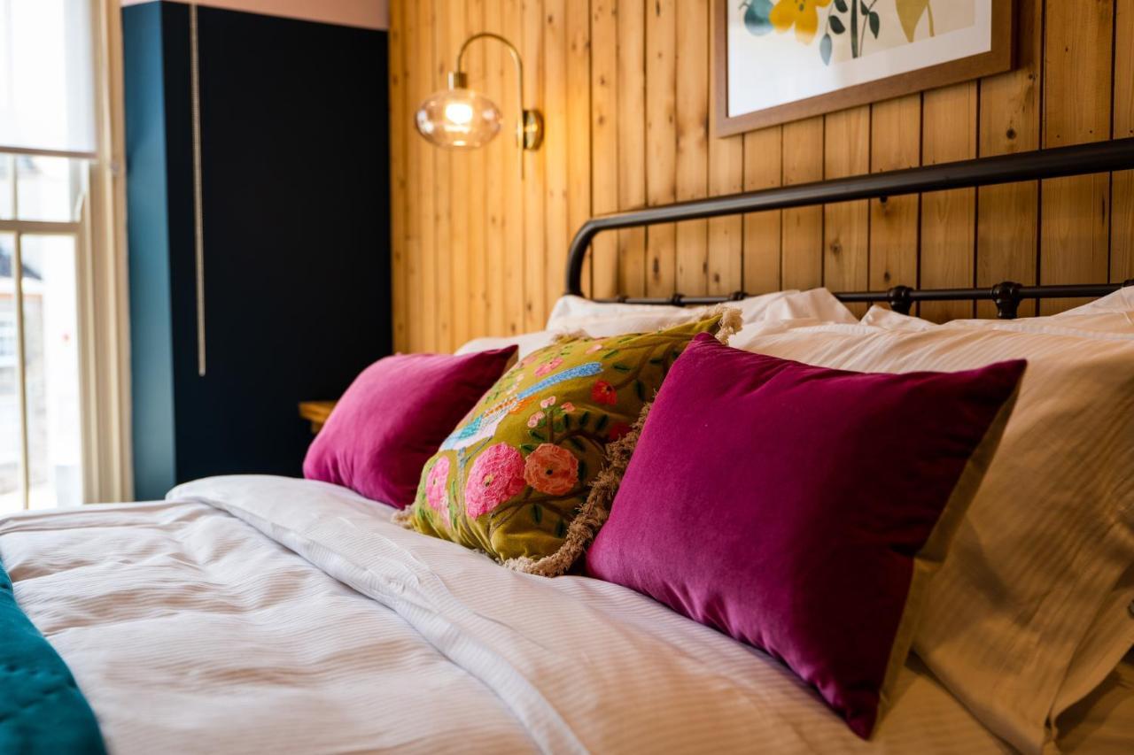 The Sheep And Penguin Hotel *